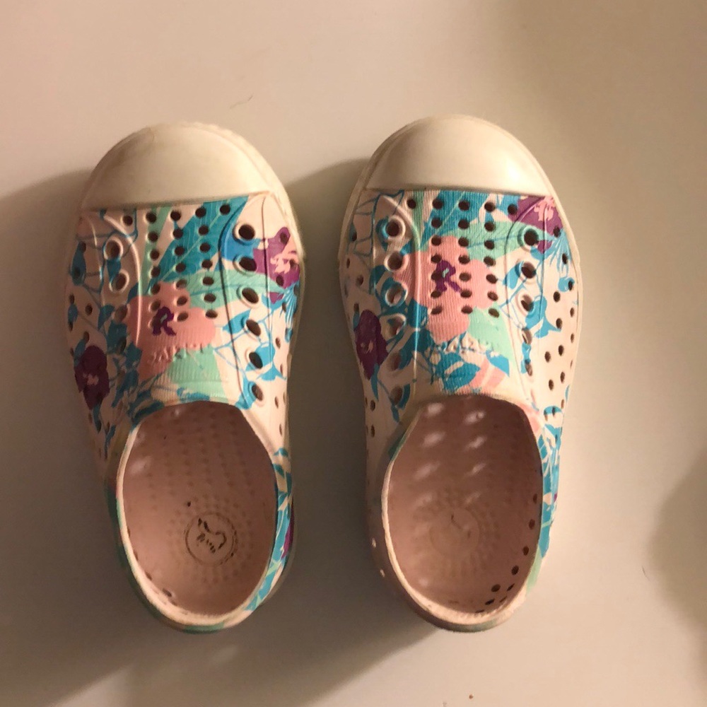 Size 5 floral Native shoes